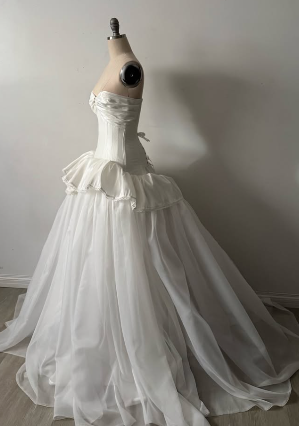 Vintage Pretty A Line Sweetheart Neck White Chiffon Satin Wedding Dress SH5402