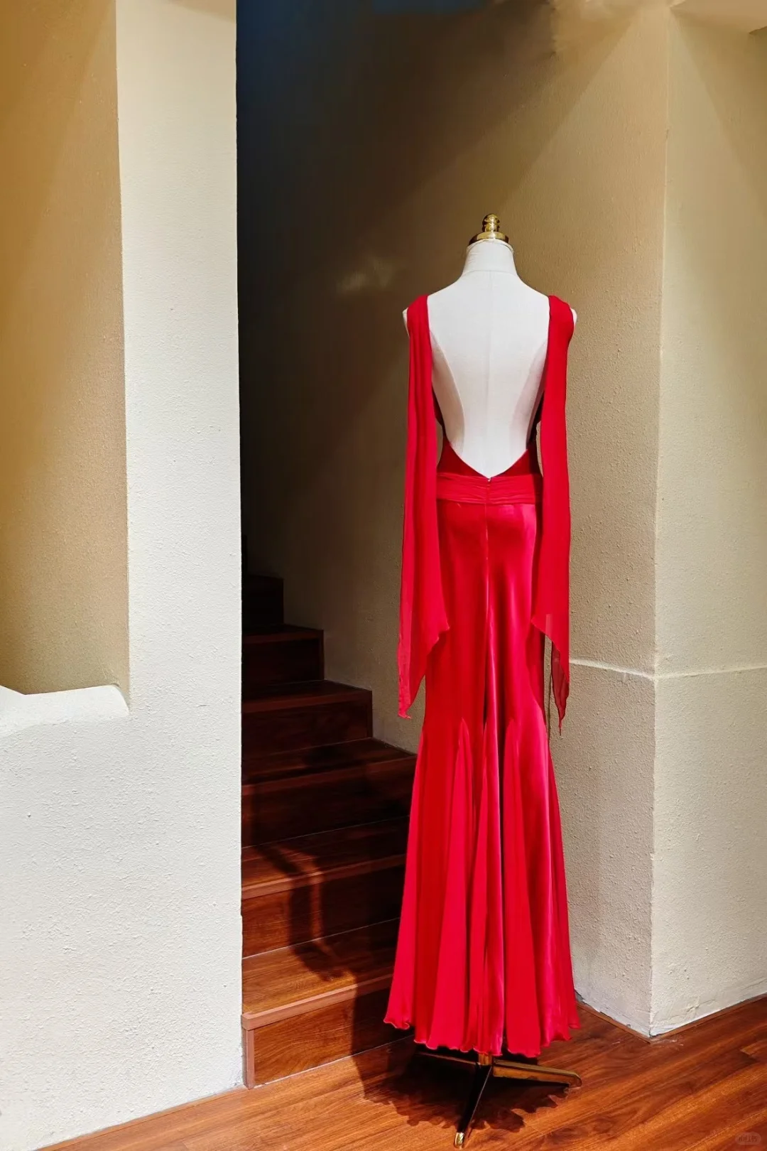 Vintage Red Mermaid Halter Satin Chiffon Open Back Long Prom Dress SH5208