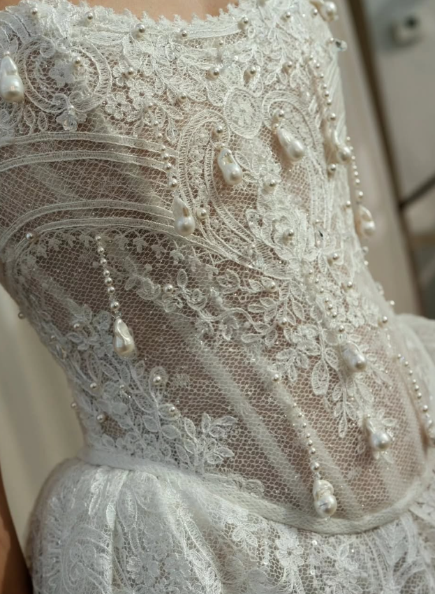 Luxurious Ball Gown Strapless Pearl White Lace Long Train Wedding Dress SH7158