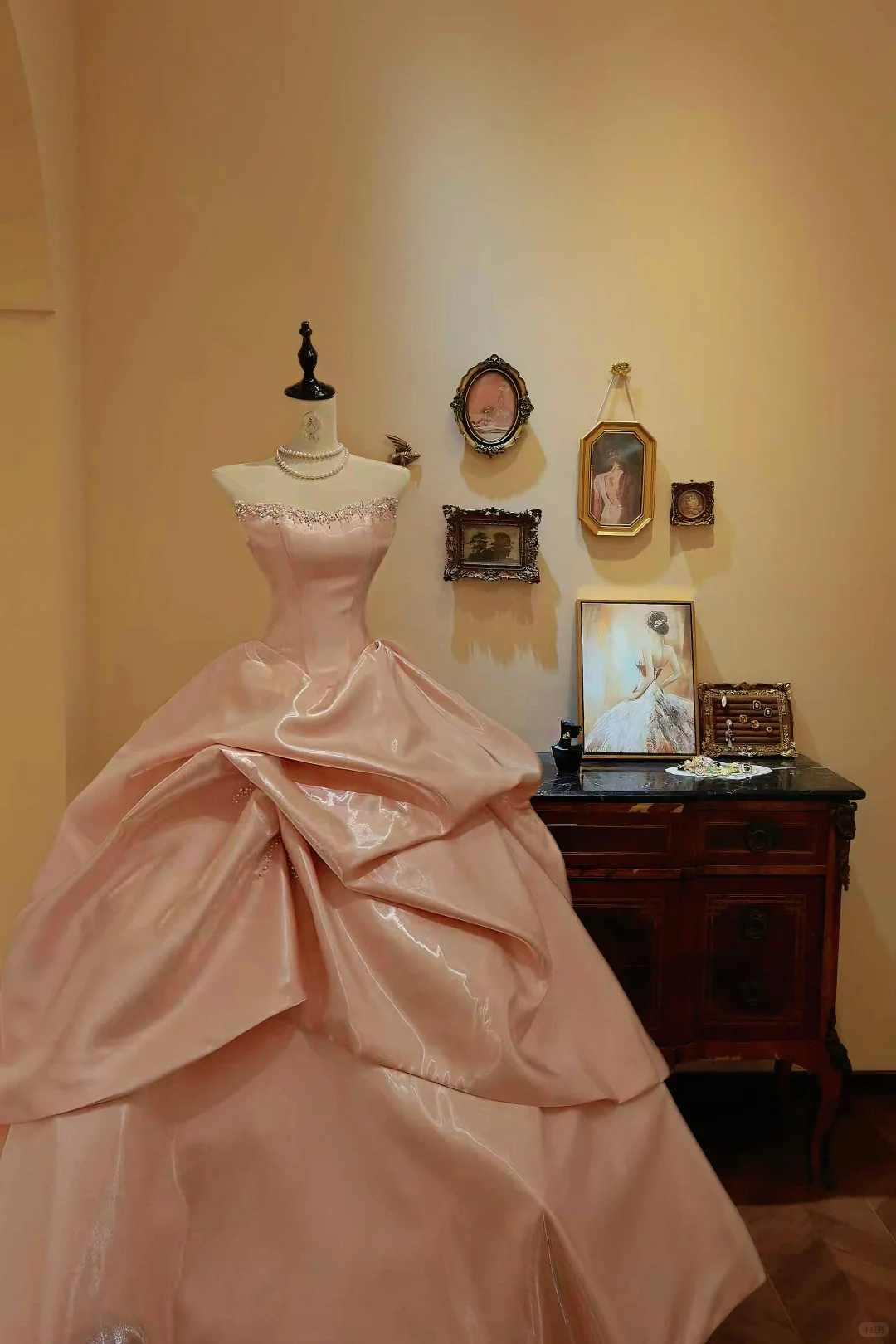 Unique Pink Ball Gown Strapless Shiny Beaded Pleated Satin Long Prom Dress Evening Dress SH7382