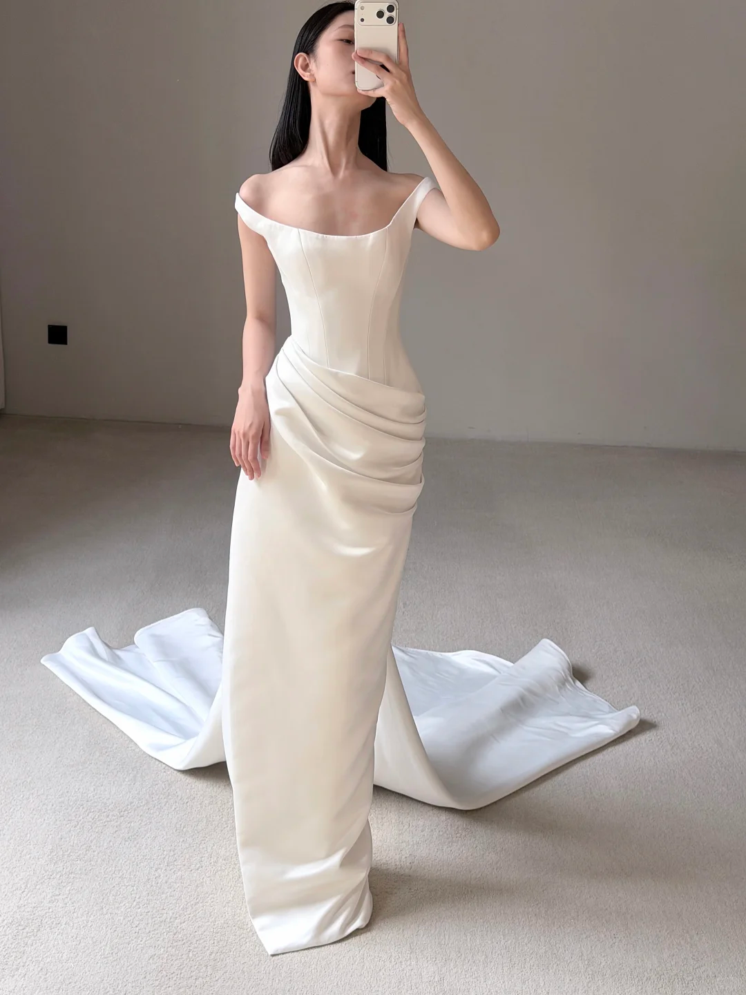 High-class Sheath Strap White Satin Long Train Wedding Dress SH7721
