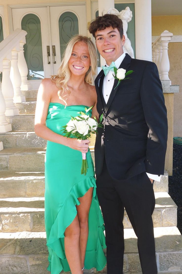 Green Sweetheart Neck Ruffle Satin Long Prom Dress Evening Dress with Slit SH1759