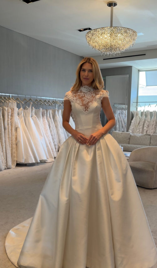 Vintage Ball Gown High Neck Ivory Lace Satin Long Wedding Dress SH8374