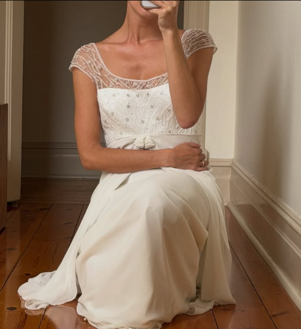 Vintage Gentle A Line Round Neck Beaded White Chiffon Wedding Dress SH8466