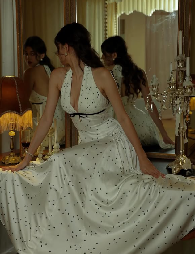 Classic Polka Dot A Line V Neck Satin Backless Prom Dress Outfits SH5315