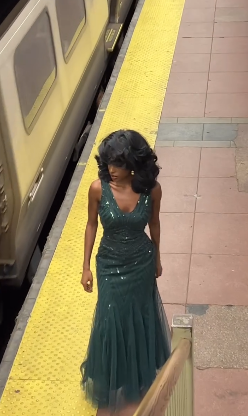 Green Mermaid V Neck Sequin Tulle Prom Dress Wedding Guest Dress SH4535