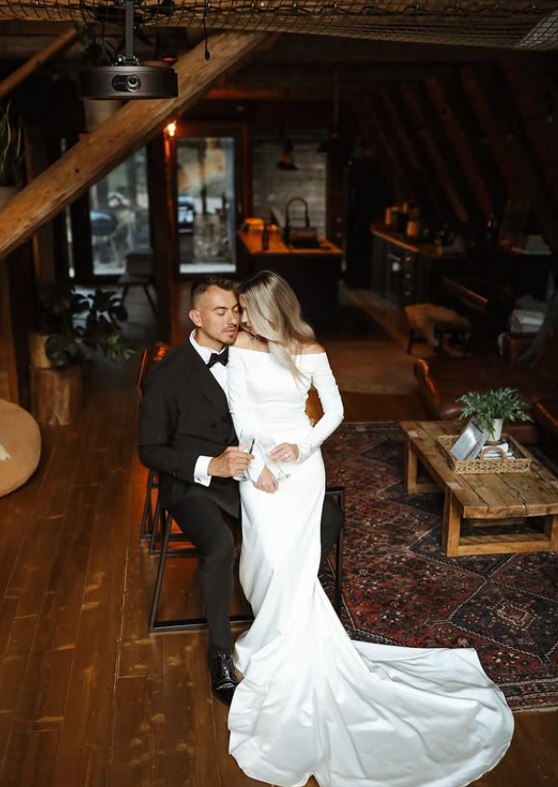 Classic Mermaid Long Sleeve White Satin Long Train Wedding Dress SH6024