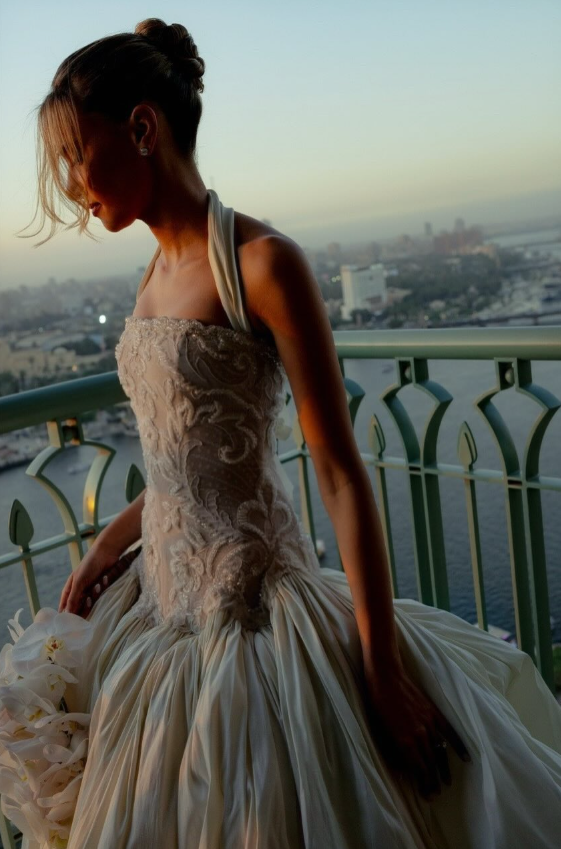 Vintage Ball Gown Halter Bow Exquisite Rhinestone White Satin Long Wedding Dress SH4938