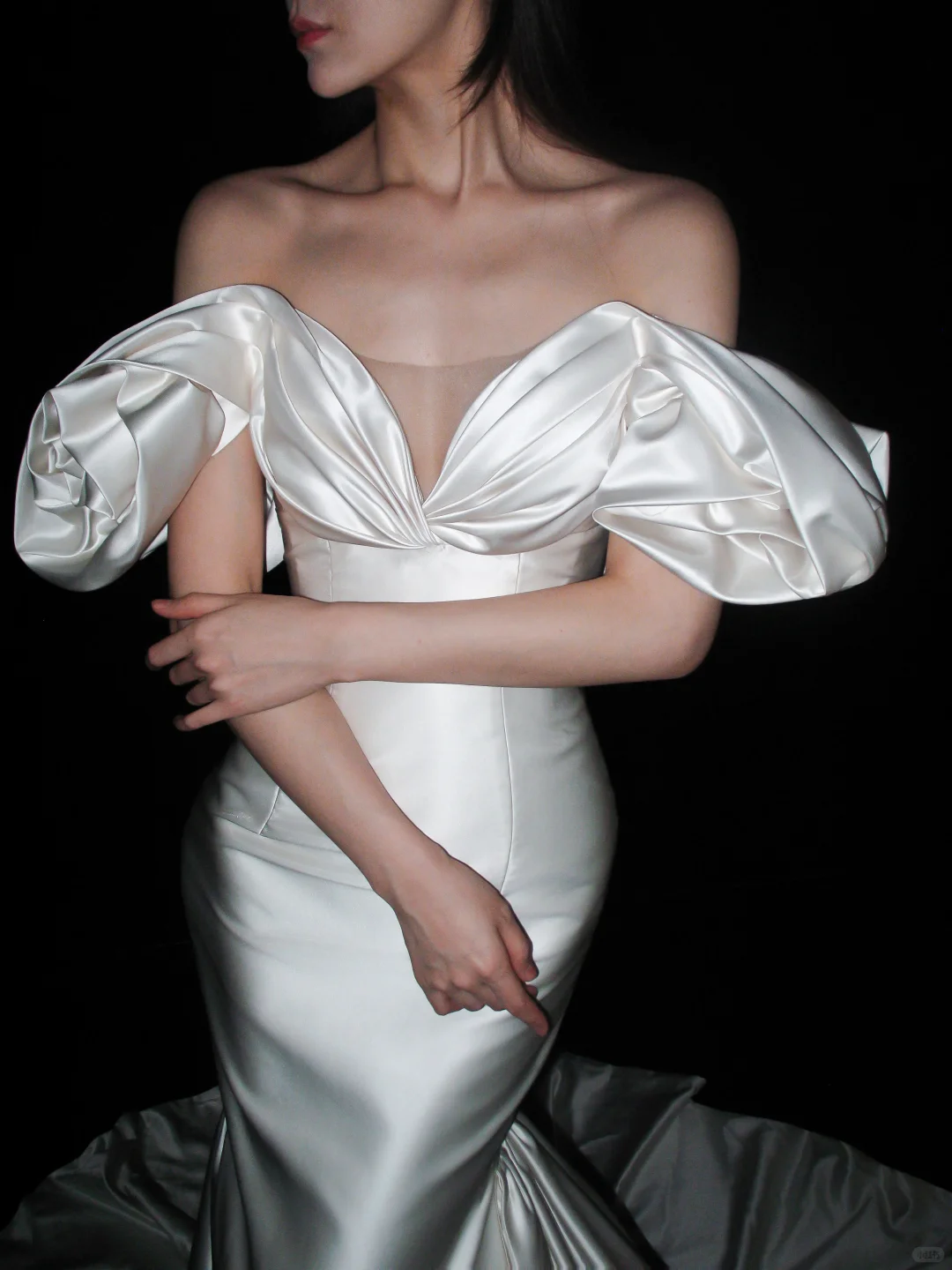 White Mermaid Off the Shoulder Satin Long Train Wedding Dress SH8911