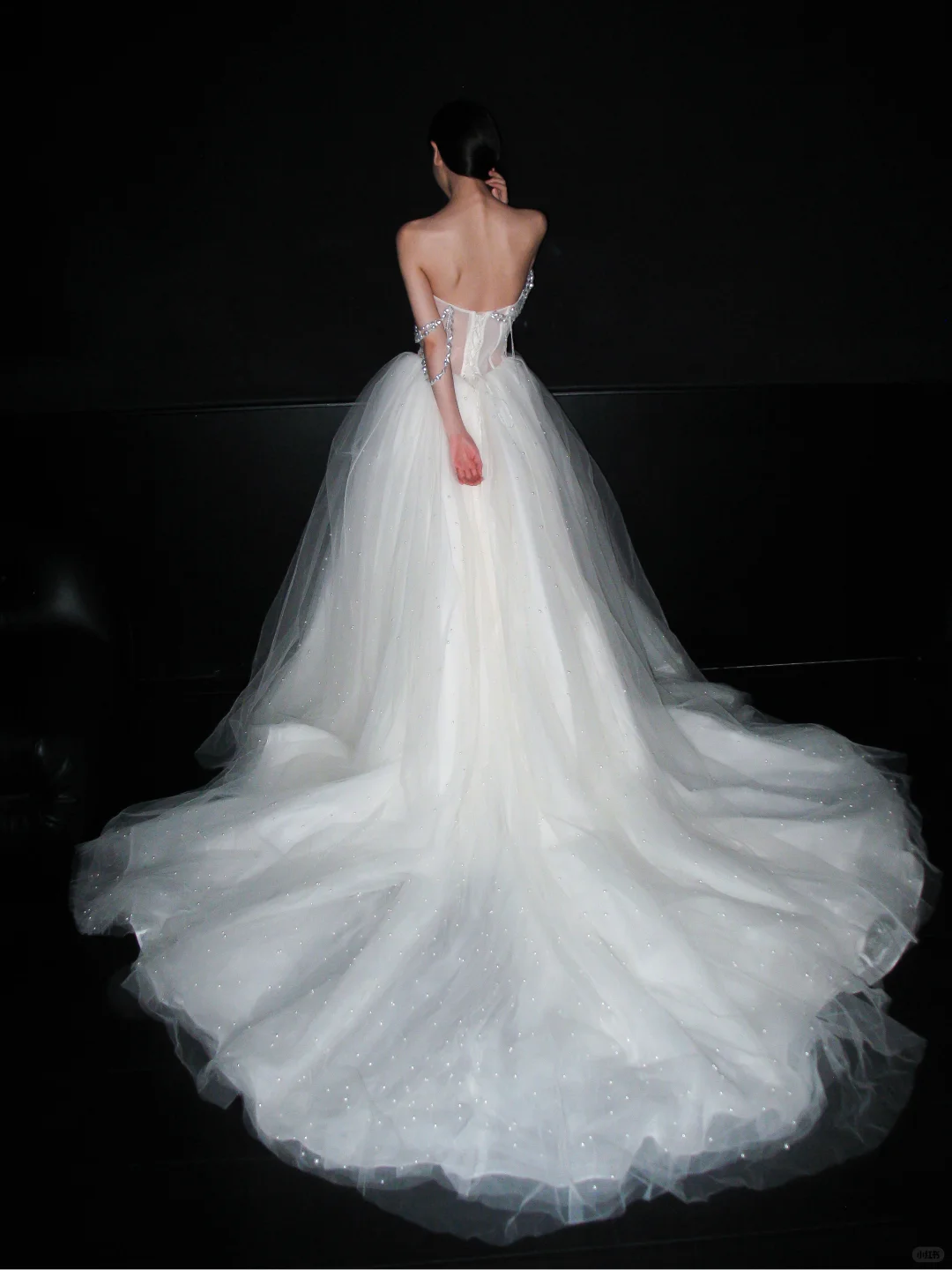 Luxurious White Pearl A Line Straps Tulle Long Wedding Dress SH8885