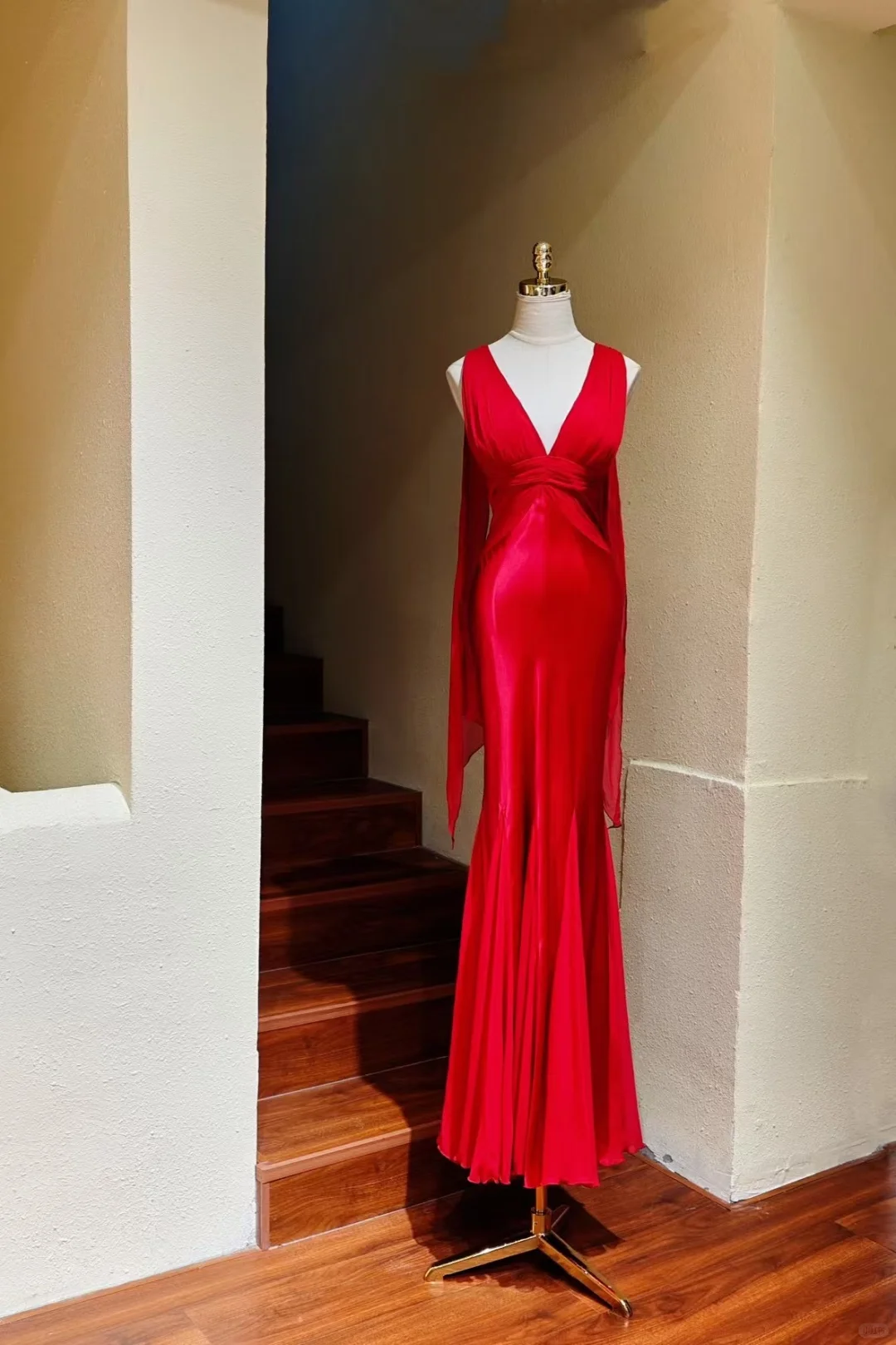 Vintage Red Mermaid Halter Satin Chiffon Open Back Long Prom Dress SH5208