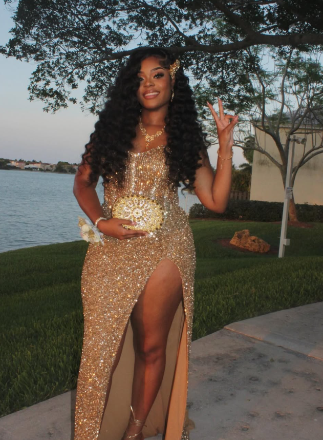 Shiny Luxurious Sheath Strapless Sequin Prom Dress With Beaded SH8990