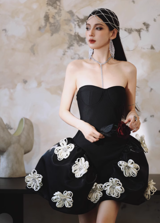 Black Sexy A Line Sweetheart Neck White Appliques Satin Short Homecoming Dress Cocktail Dress SH3575