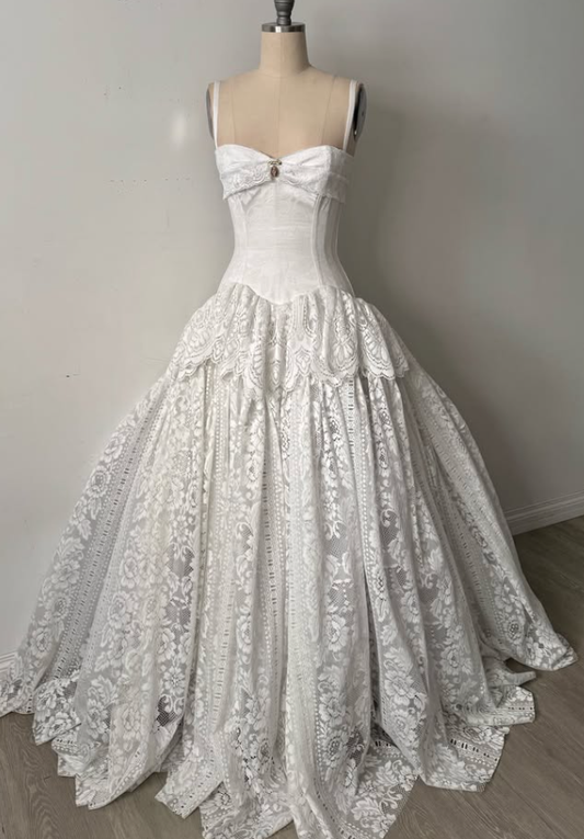Vintage Unique A Line Straps White Lace Long Wedding Dress SH5403