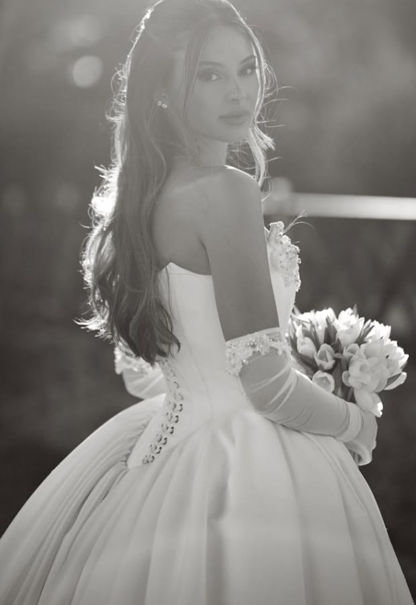 Dazzling Ball Gown Strapless Exquisite Beaded White Satin Long Train Wedding Dress SH6190