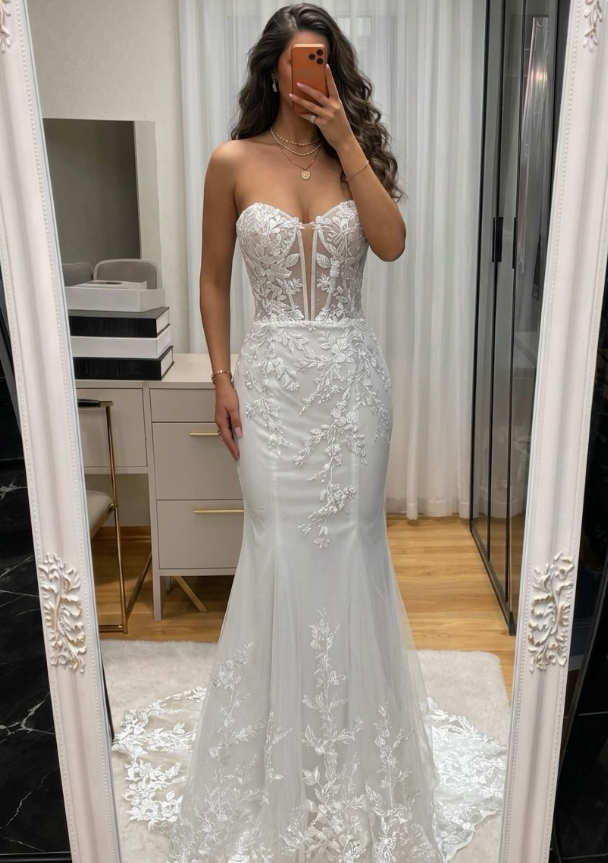 Chic Mermaid Sweetheart Neck White Lace Appliques Tulle Prom Dress Wedding Dress SH9051