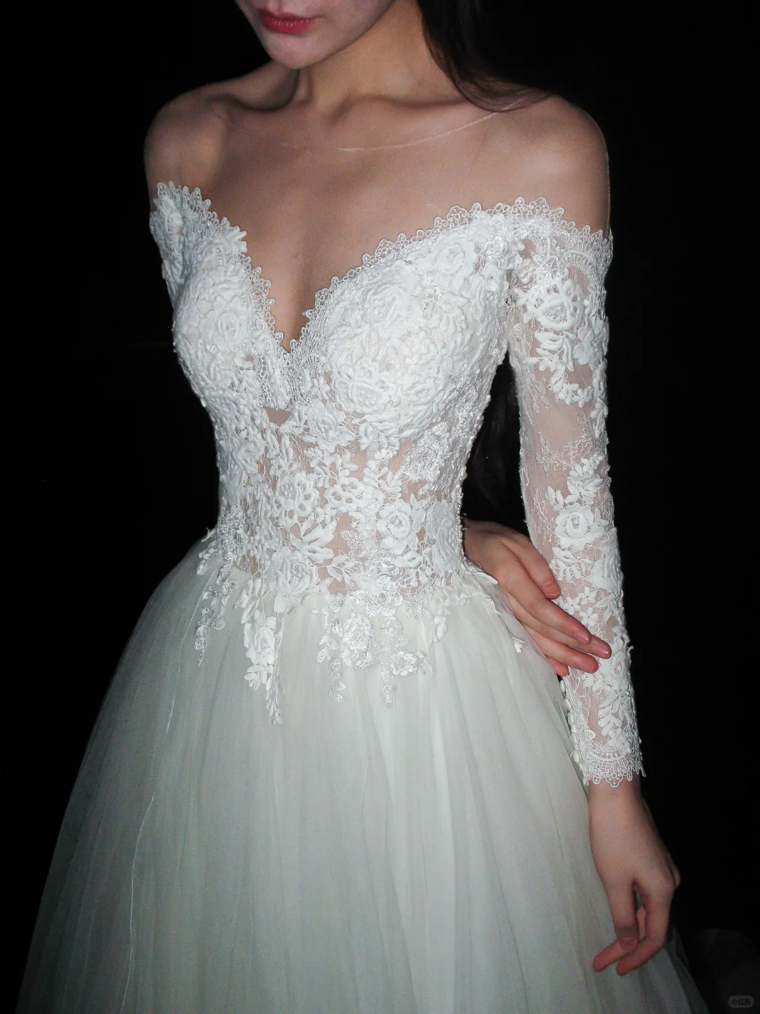 White Ball Gown Long Sleeve Exquisite Lace Tulle Long Wedding Dress SH8908