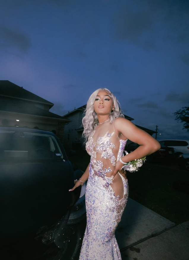Black Girl Prom Dress White Sequin Prom Dresses for Juniors | Sexy V-neck Mermaid Evening Gowns SH6111