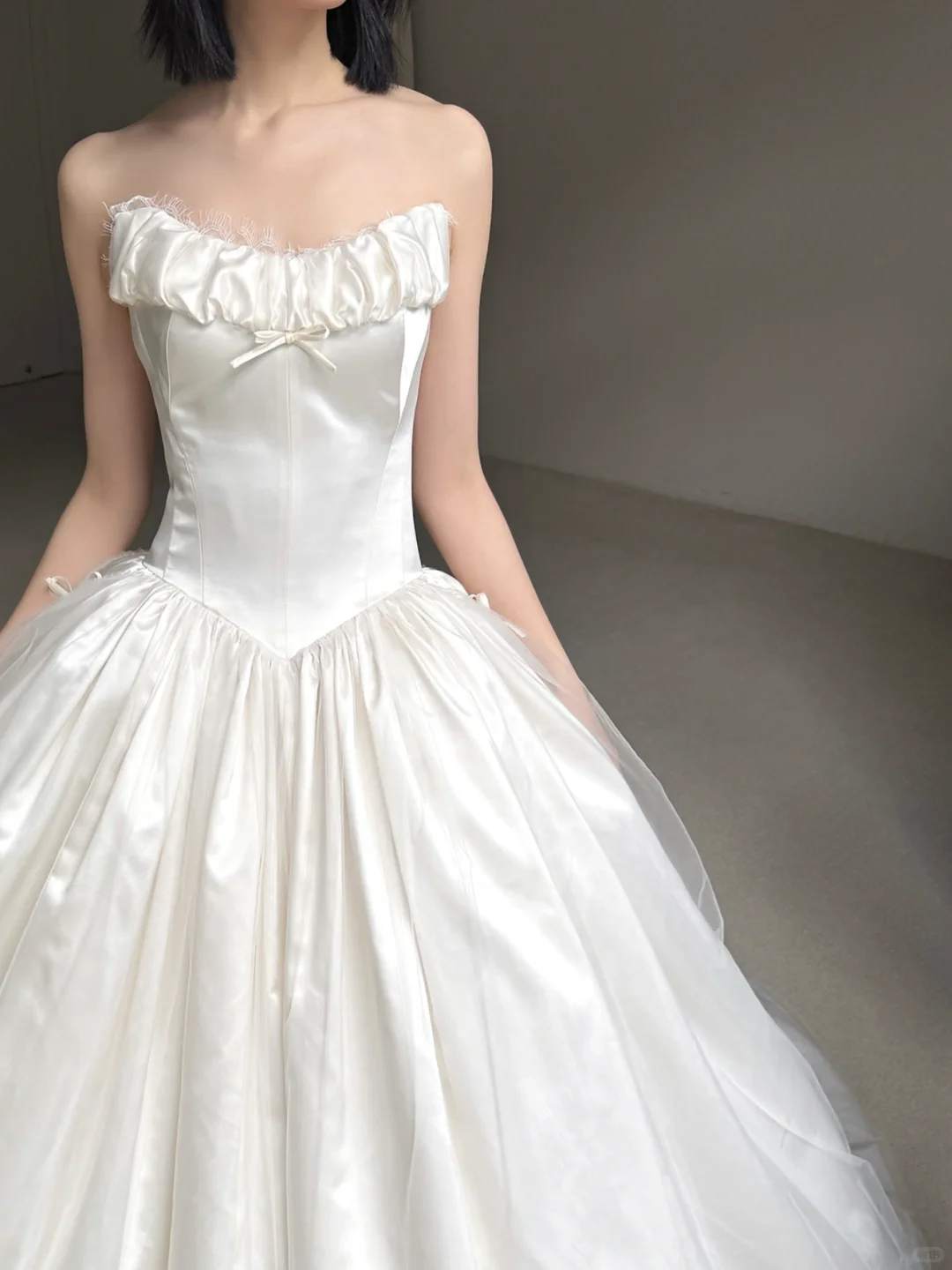 Simple White Ball Gown Strapless Tulle Satin Long Wedding Dress SH5153