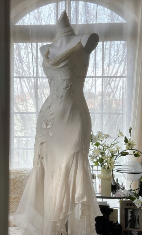Elegant Mermaid Spaghetti Strap Beaded White Chiffon Prom Dress Graduation Prom Dress SH2560 Elegant Mermaid Spaghetti Strap Beaded White Chiffon Prom Dress Graduation Prom Dress SH2560