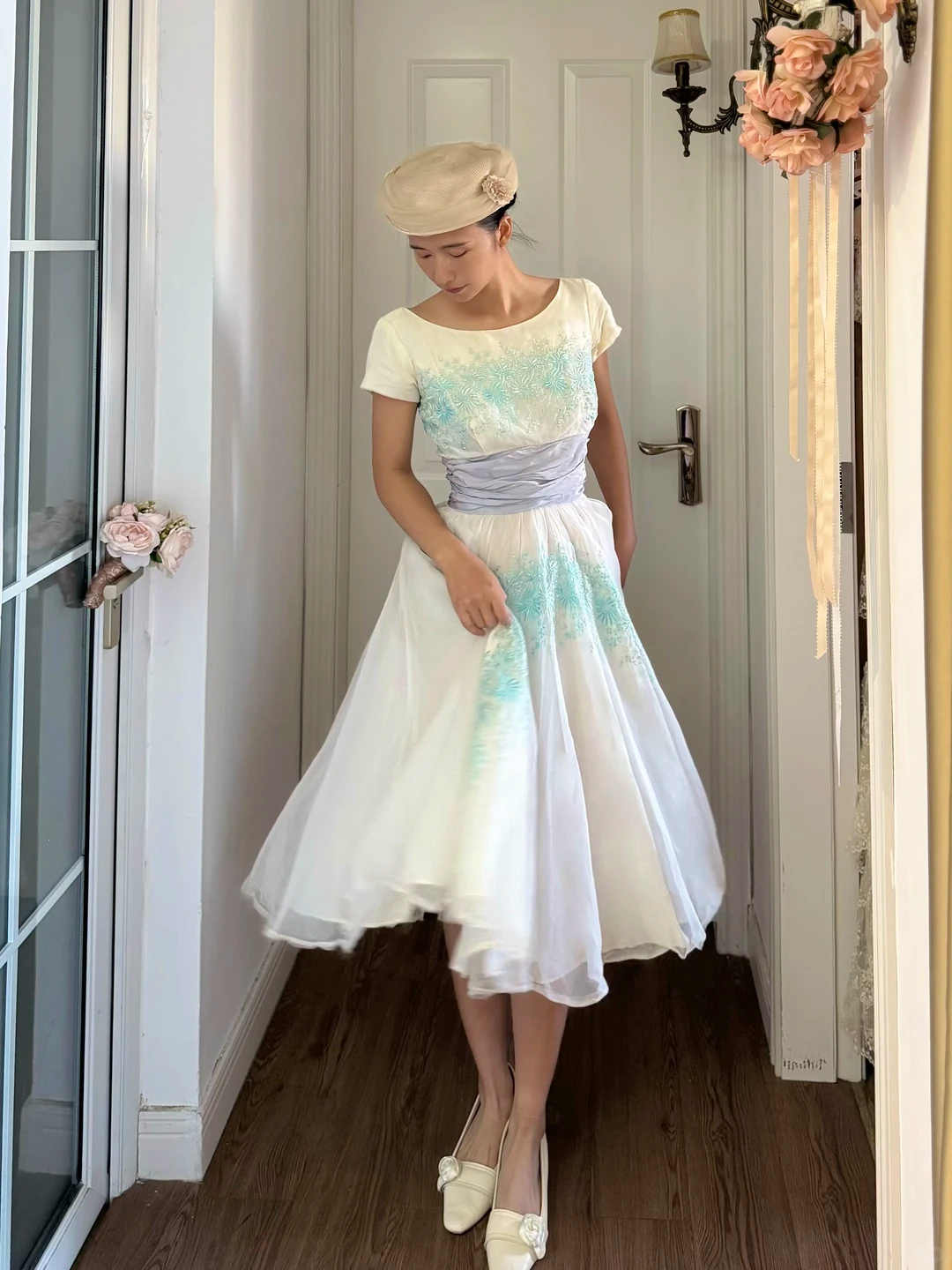 Retro Princess A Line Blue Exquisite Embroidered White Tulle Long Prom Dress Evening Dress SH6048