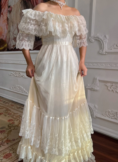 Pretty Ivory Vintage Ball Gown Off the Shoulder Layered Lace Long Prom Dress SH5384
