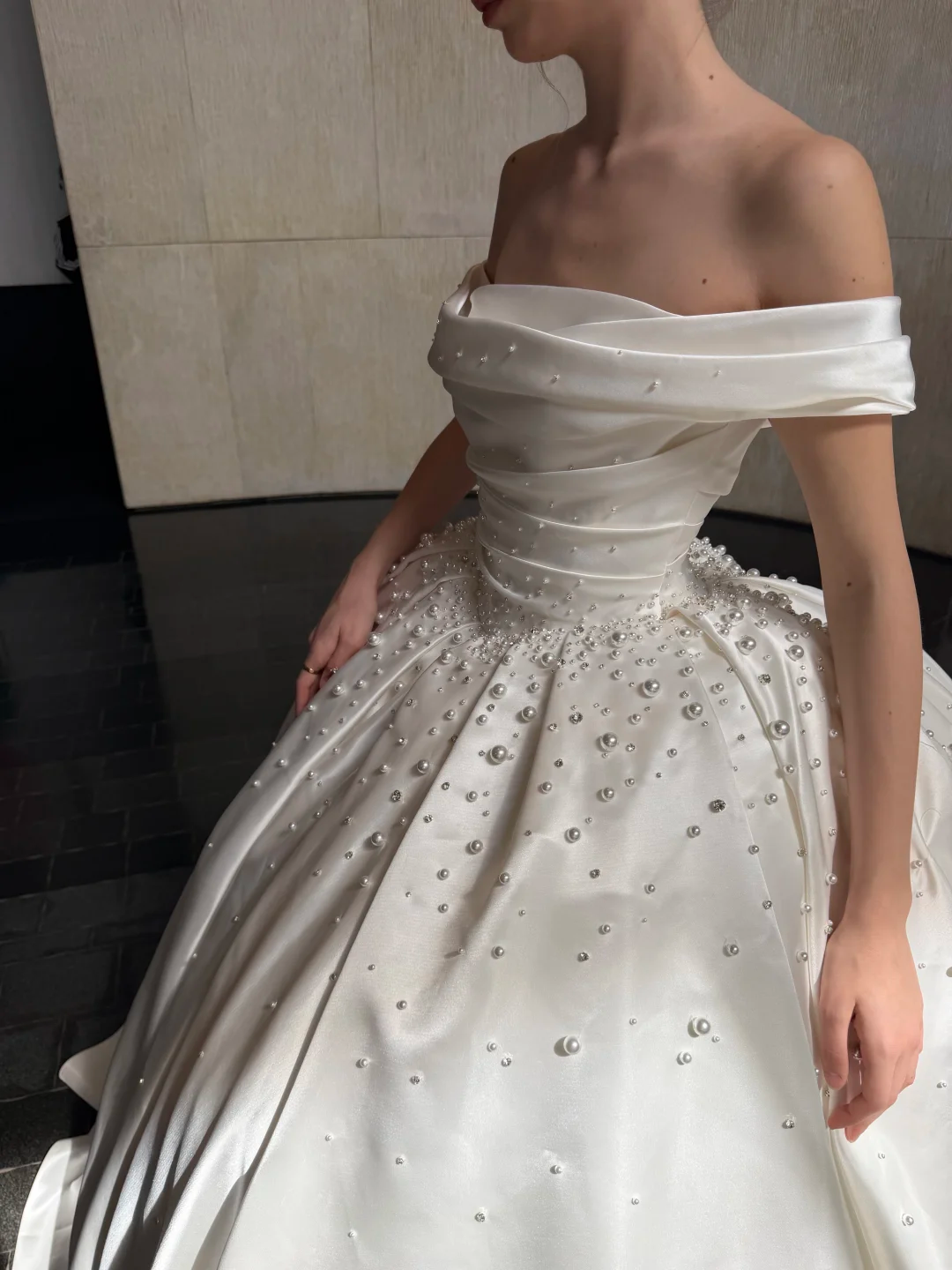 Pretty Ball Gown Off the Shoulder Exquisite Pearl Rhinestone Satin Wedding Dress SH5277
