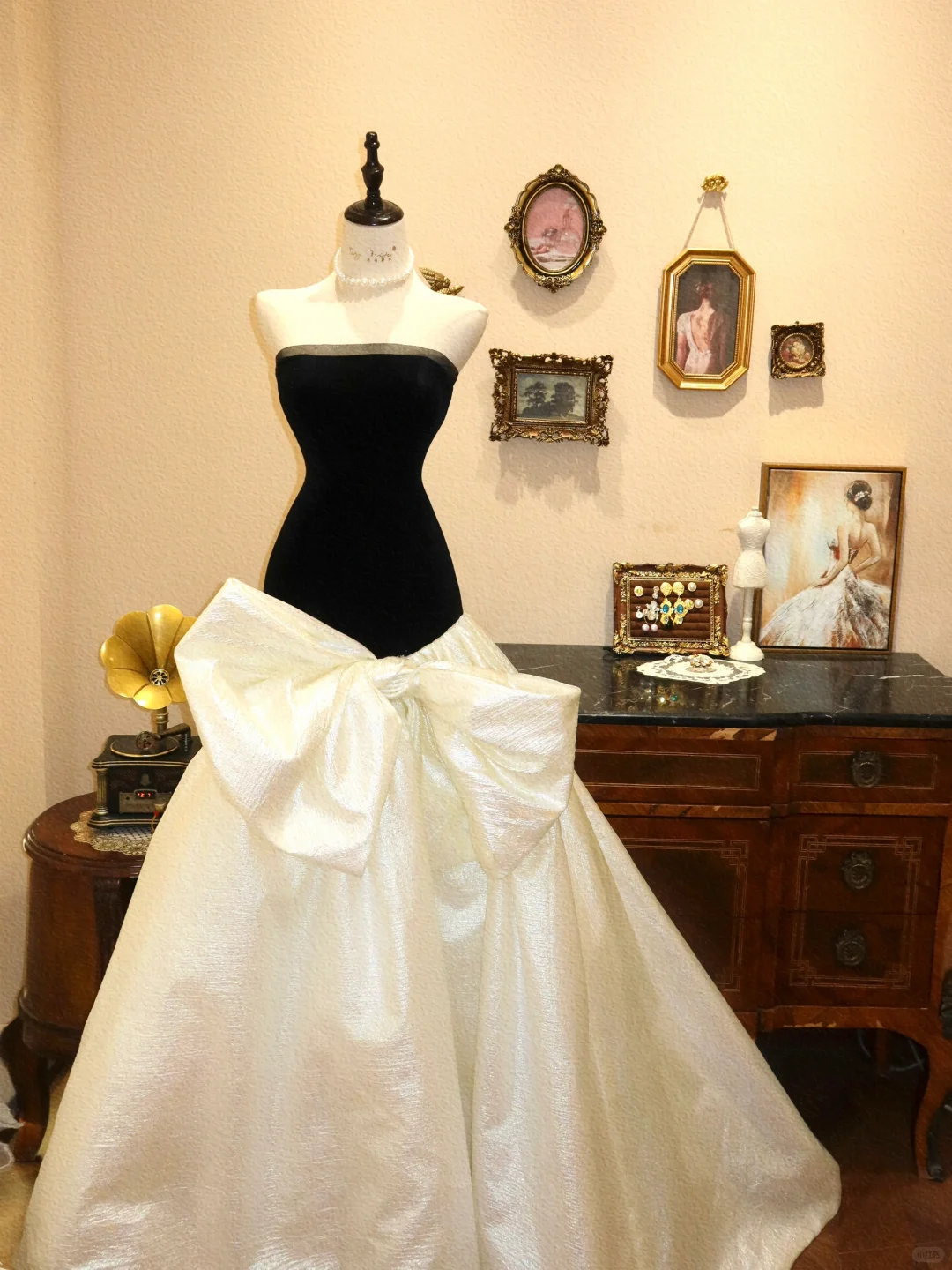 Classic Black-white Mermaid Strapless Satin Long Prom Dress Evening Dress SH7378