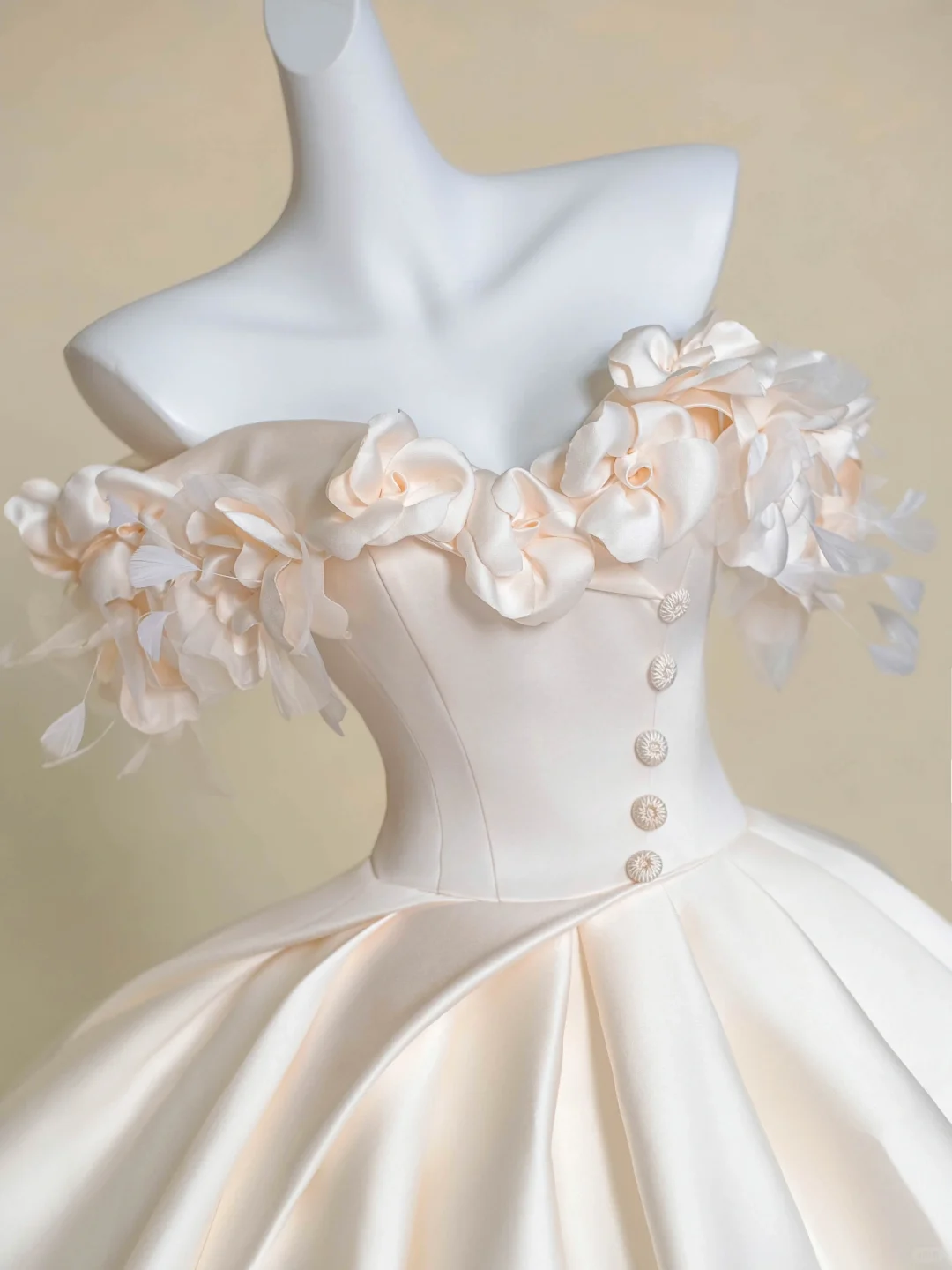 Elegant Ball Gown Off the Shoulder Floral Ivory Satin Prom Dress Wedding Dresses SH4589