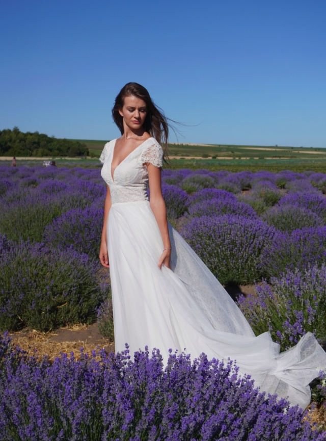 Pretty A Line V Neck White Lace Tulle Wedding Dress SH6021