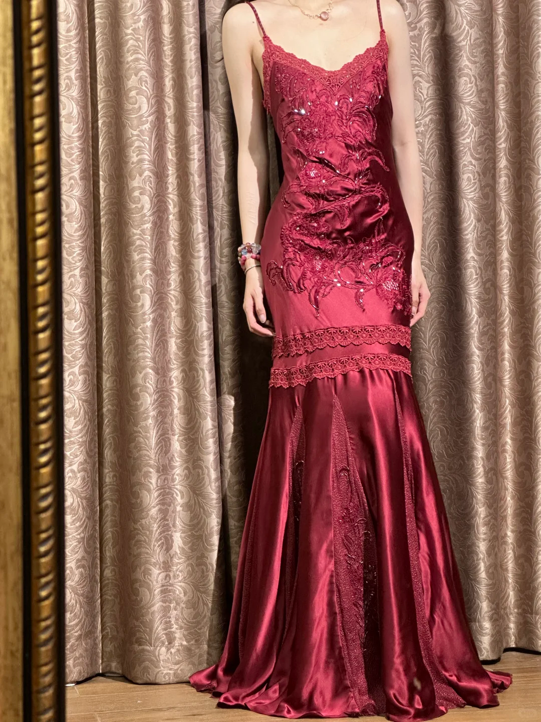 Vintage Red Mermaid Spaghetti Straps Embroidered Beaded Satin Graduation Prom Dress SH5263