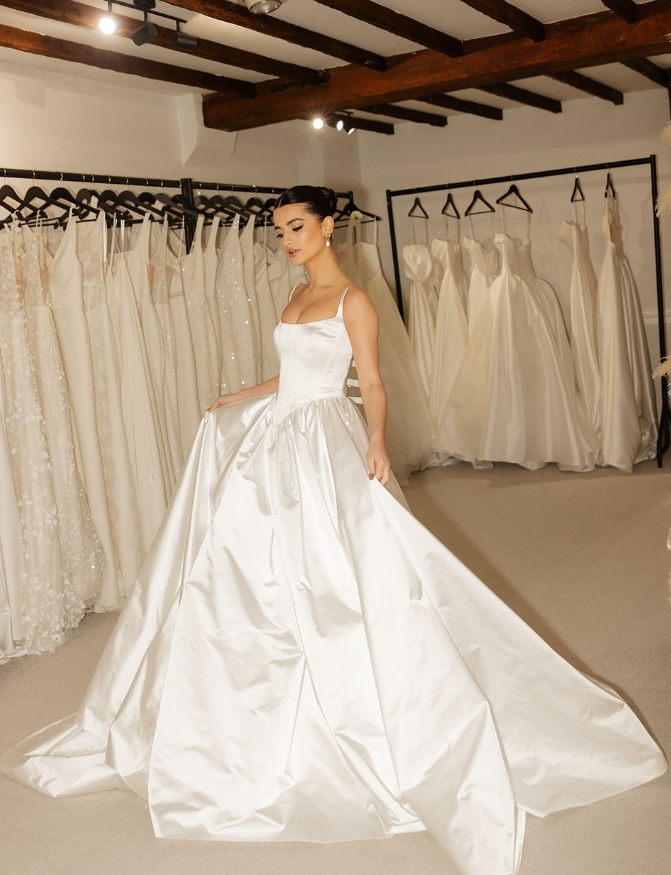 Classic Ball Gown Spaghetti Strap Satin Long Sweep Wedding Dress Prom Dress SH4128
