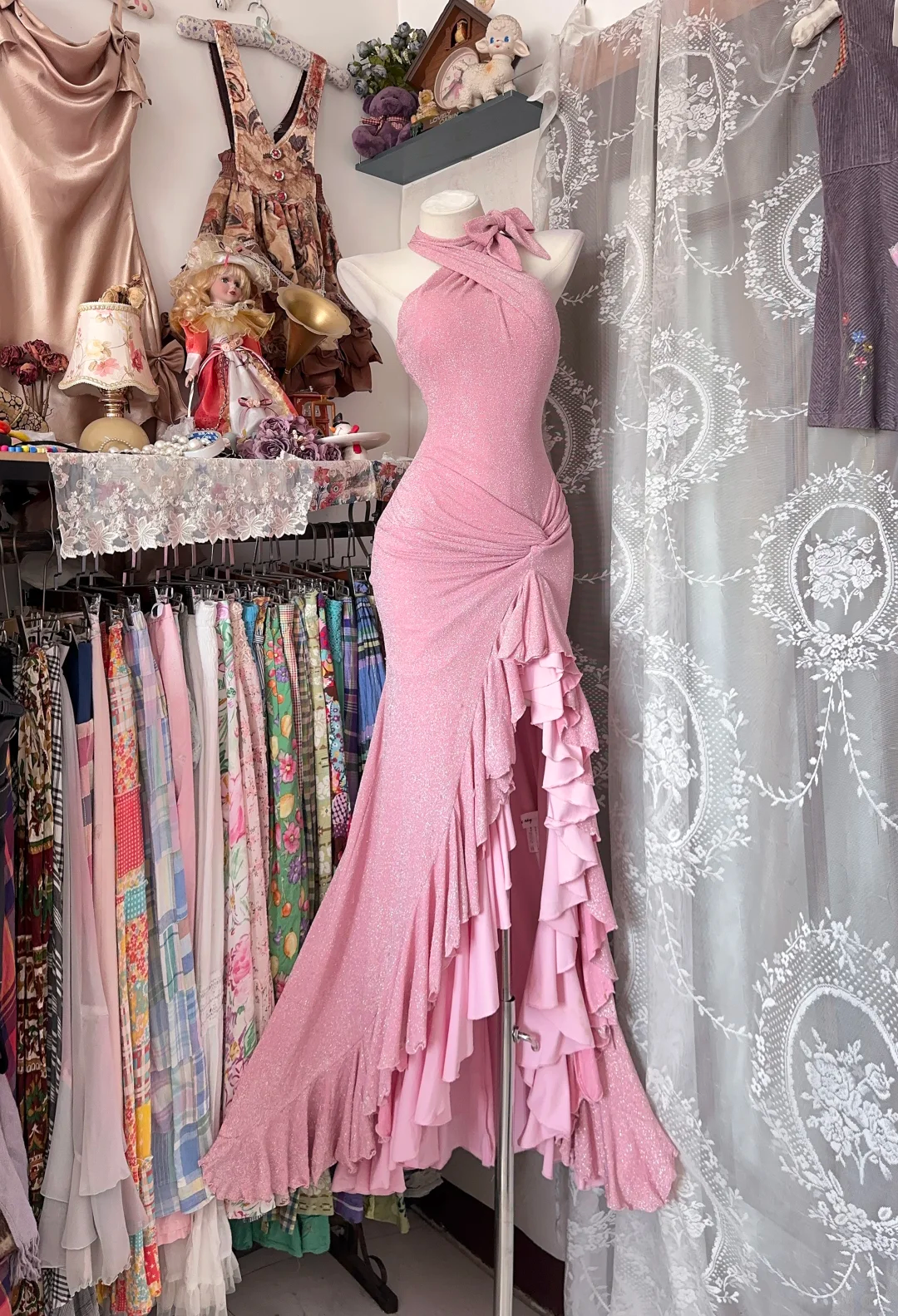 Pink Vintage Mermaid Halter Ruffle Sequin Chiffon Graduation Prom Dress with Slit SH5368