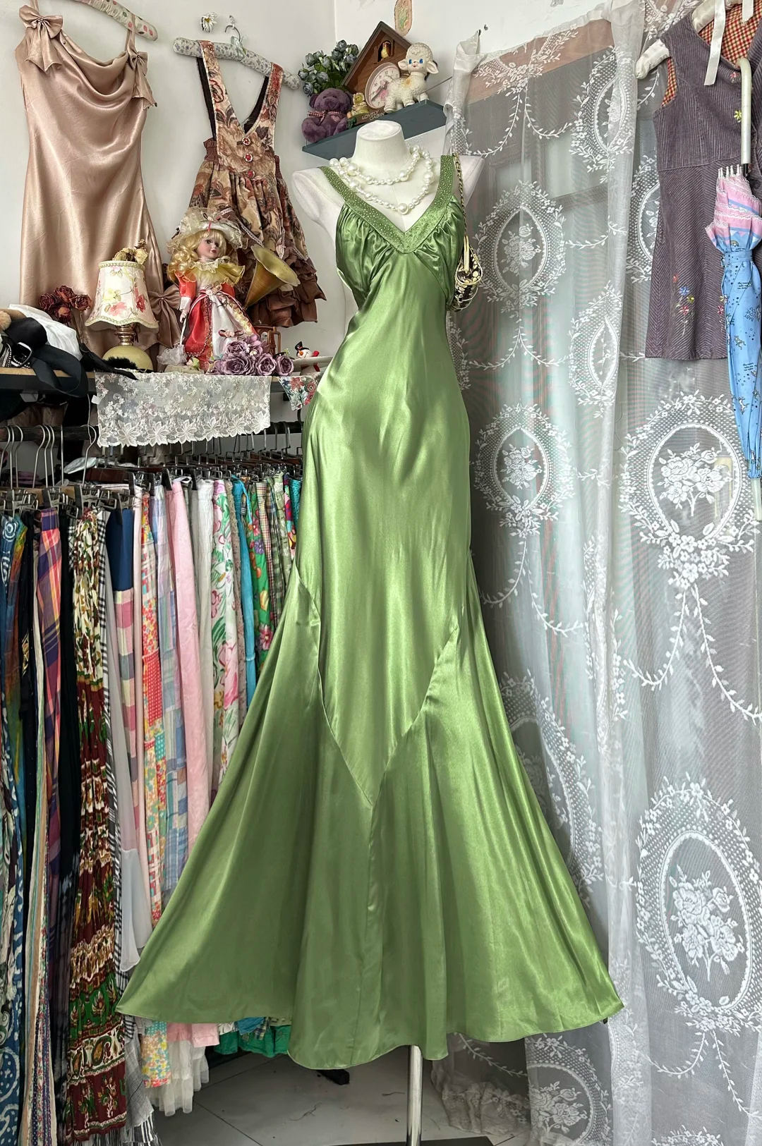 Green Vintage Mermaid V Neck Beaded Satin Long Gradation Prom Dress SH5364
