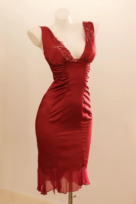 Sexy Red Sheath V Neck Appliques Satin Short Homecoming Dress Outfits SH5116