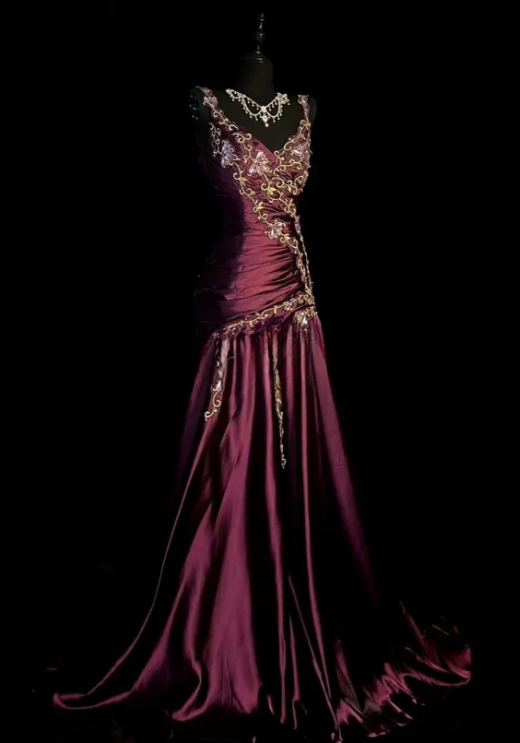 Chic Burgundy A Line Exquisite Embroidery Beaded Satin Prom Dress Evening Gown SH5423