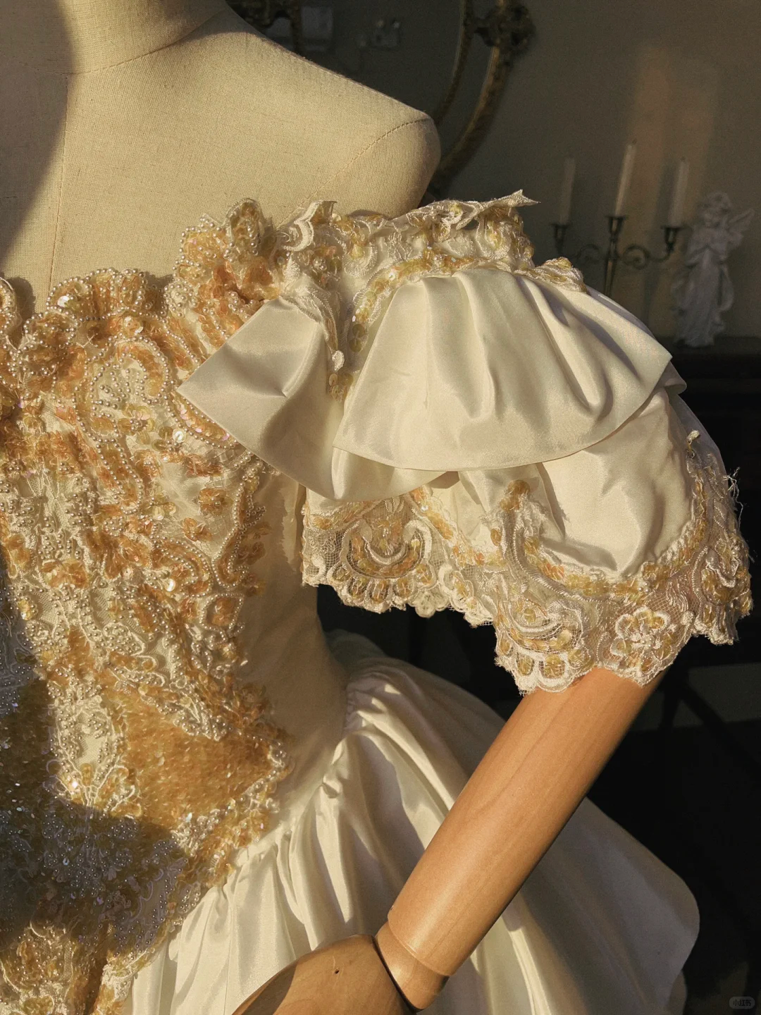 Dazzling Retro Ball Gown Puff Sleeve Lace Beaded Satin Wedding Dress Prom Dress SH5888