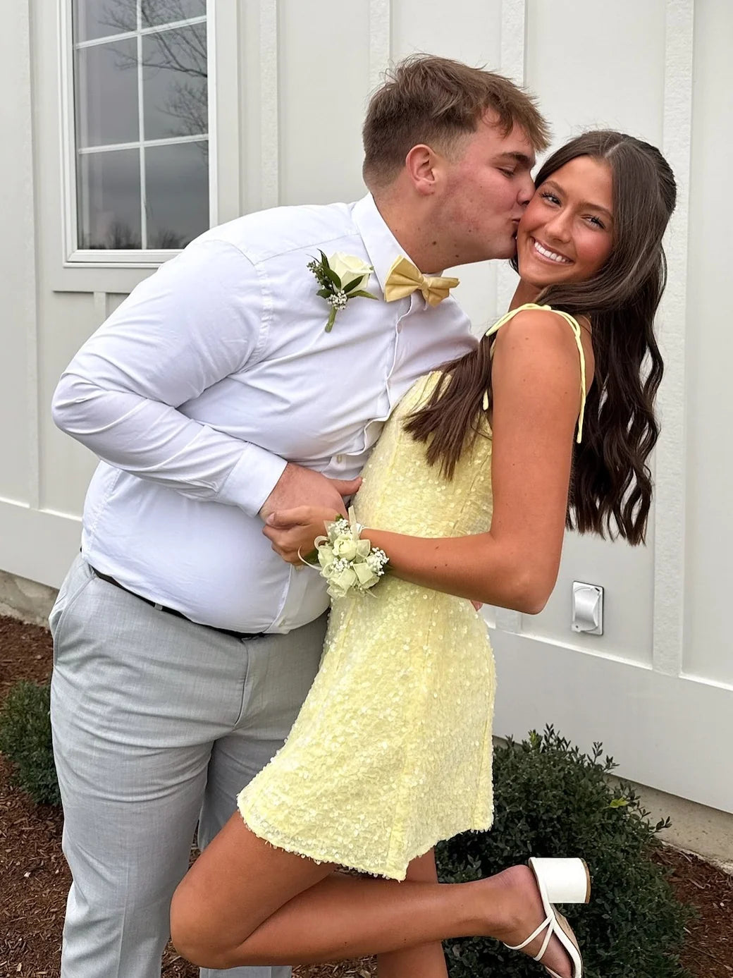 Bling A Line Spaghetti Straps Yellow Sequins Short Homecoming Dress SH7935
