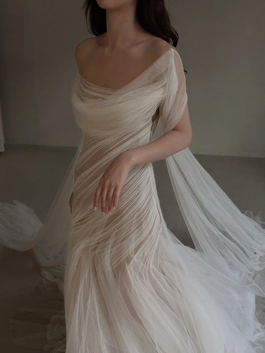 High-class Ball Gown Off the Shoulder Tulle Long Wedding Dress SH4753