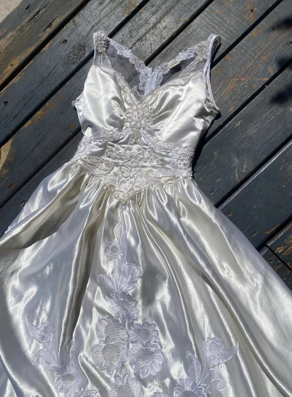 Retro A Line V Neck White Pearl Floral Satin Wedding Dress Prom Dress SH5942