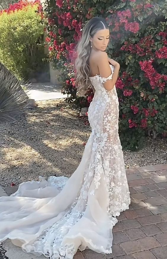 Elegant Long Mermaid Lace Applique Prom Dress Wedding Dress Evening Dress SH1079