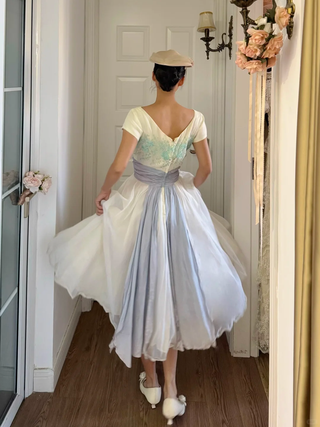 Retro Princess A Line Blue Exquisite Embroidered White Tulle Long Prom Dress Evening Dress SH6048