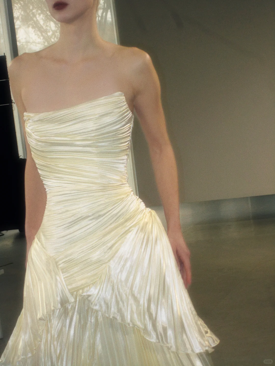 Unique Mermaid Strapless Pleated Ivory Satin Long Wedding Dress SH5097