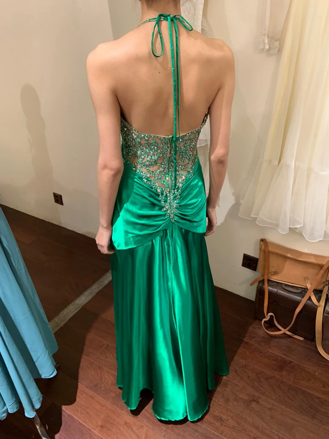Vintage A Line Halter Pleated Beaded Sequin Emerald Satin Open Back Prom Dress Evening Dress SH2973