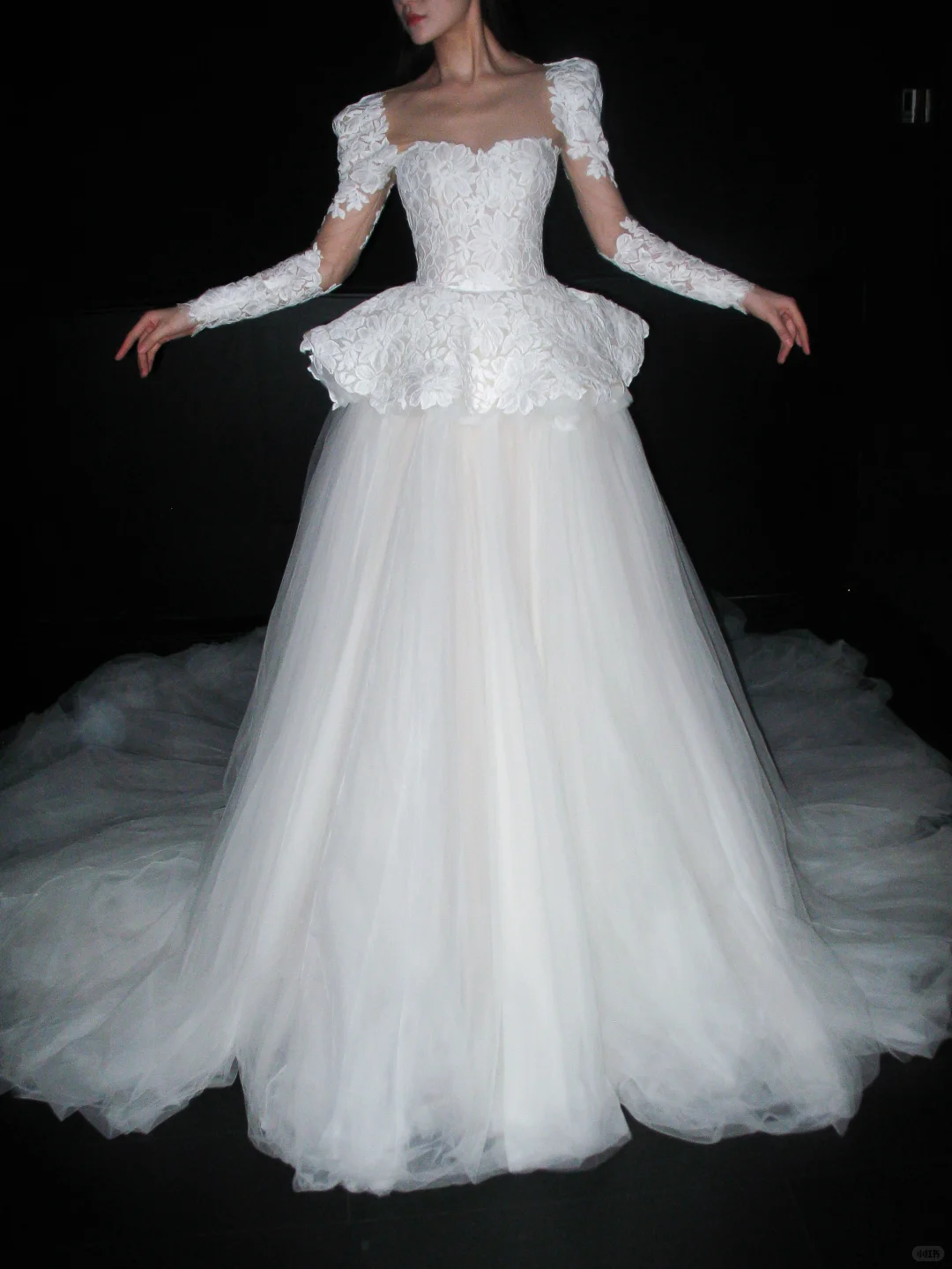 White Ball Gown Square Neck Exquisite Lace Tulle Long Wedding Dress SH8909