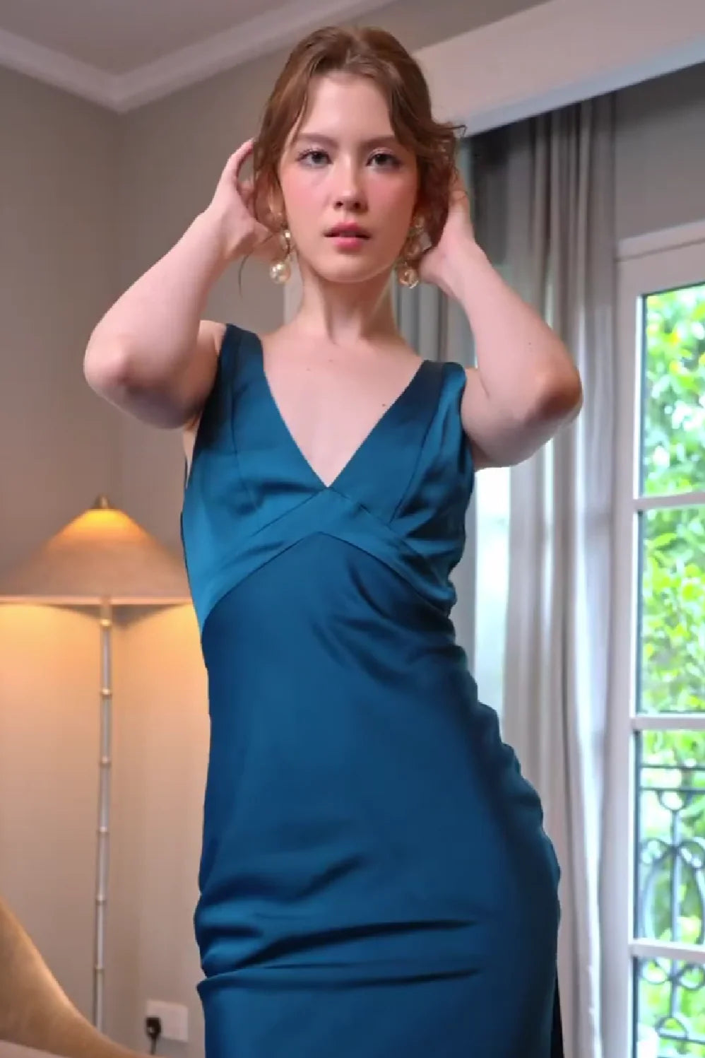 Charming Sheath V Neck Blue Long Prom Dress with Open Back SH7774