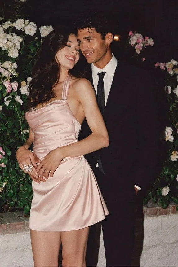Charming Sheath Halter Neck Light Pink Short Homecoming Dress with Pearls SH7816