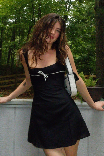 Chic A Line Square Neck Black Short Homecoming Dress with Bowknot SH7904