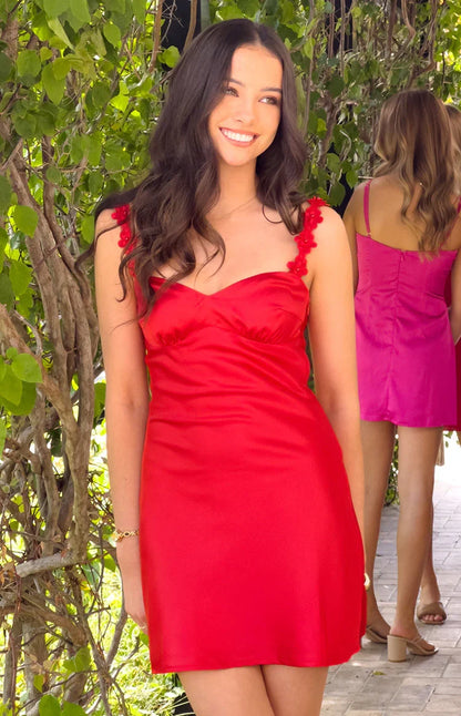 Chic Sheath Spaghetti Straps Red Satin Short Homecoming Dress with Appliques SH7927