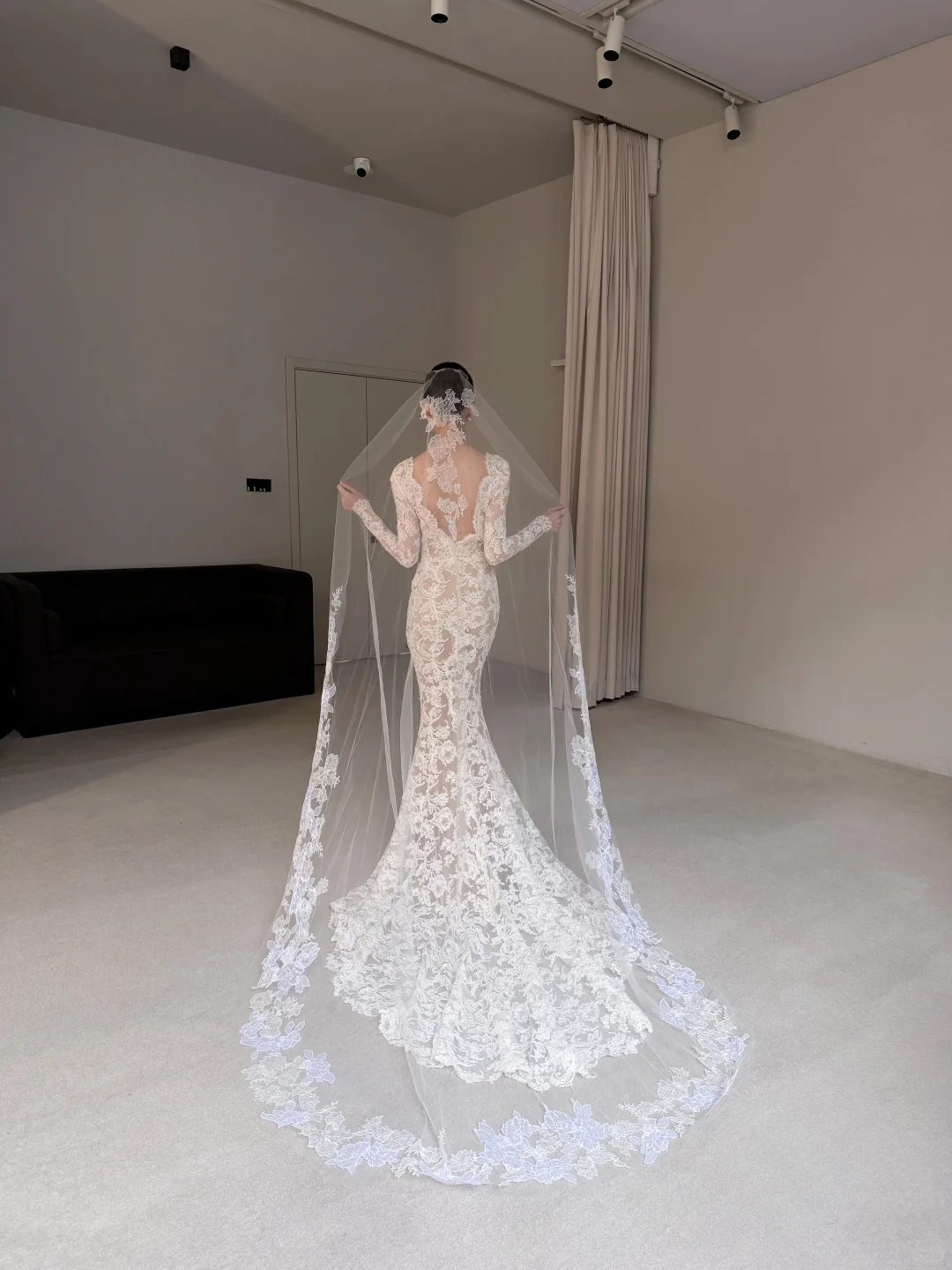 Stunning Mermaid Long Sleeve V Neck Lace Long Train Wedding Dress with Slit SH7724